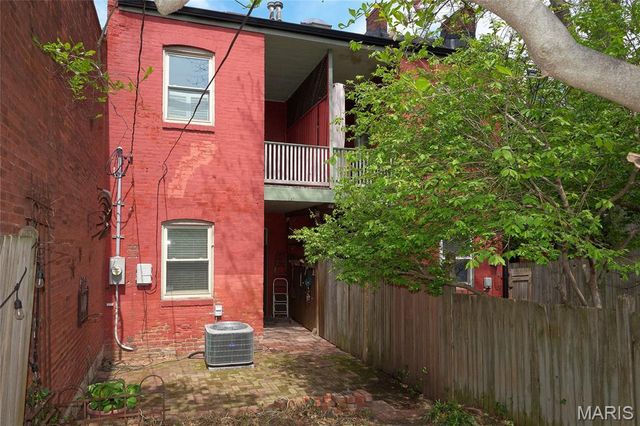 1226 Sidney Street, St Louis, MO 63104