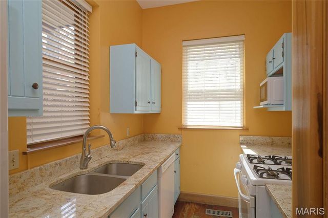 1226 Sidney Street, St Louis, MO 63104