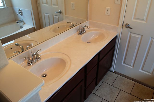 3917 Wensledale, Schertz, TX 78108