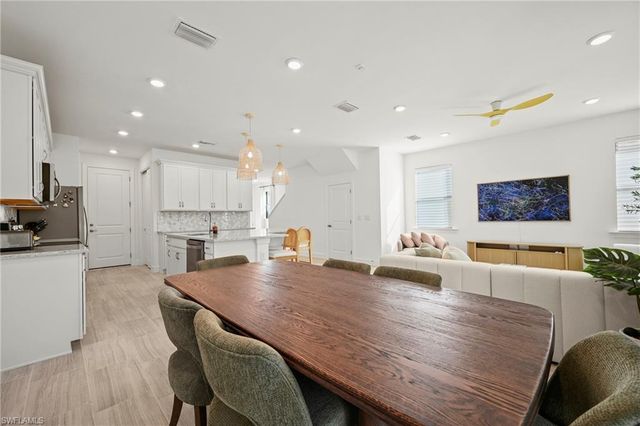 4274 Sonoma Oaks CIR, Naples, FL 34119