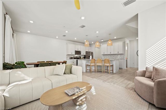 4274 Sonoma Oaks CIR, Naples, FL 34119