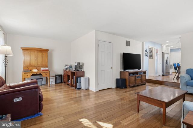 4357 CUB RUN RD, Chantilly, VA 20151