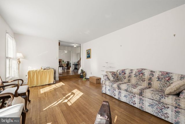 4357 CUB RUN RD, Chantilly, VA 20151