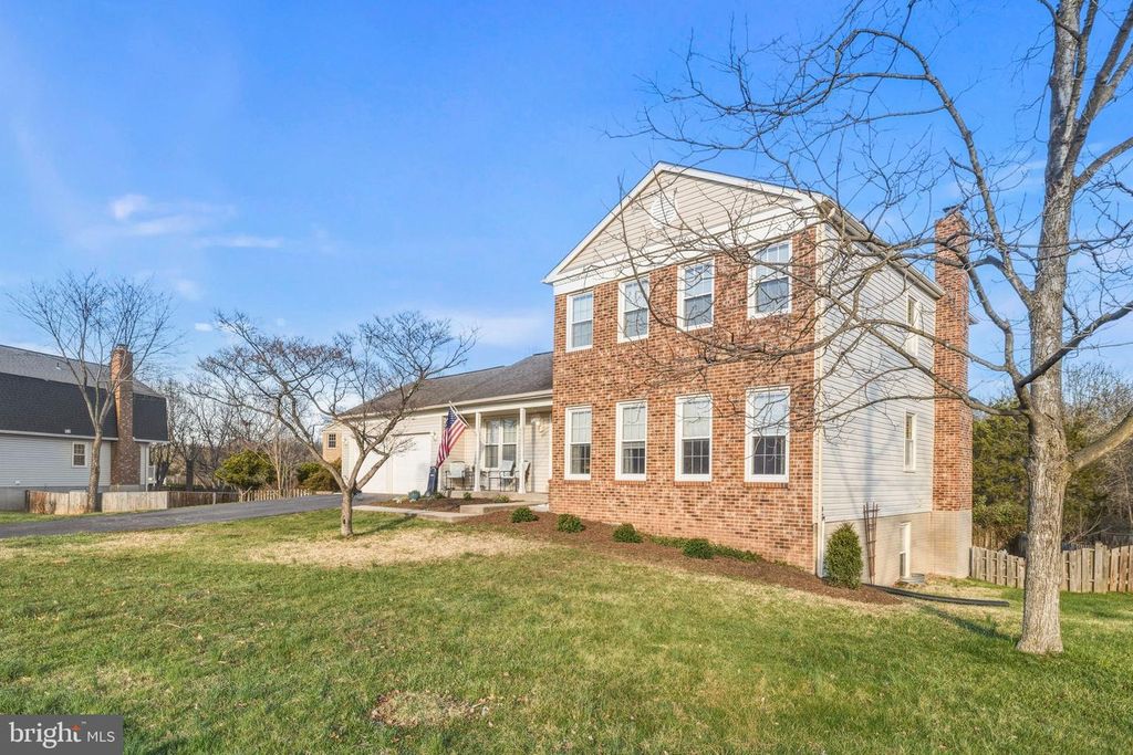 4357 CUB RUN RD, Chantilly, VA 20151