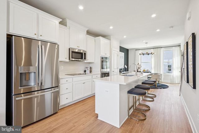 3754 DISTRICT DR, Woodbridge, VA 22193