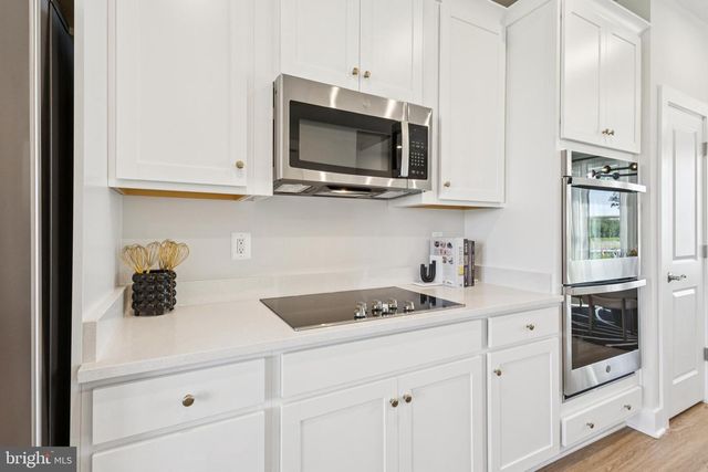 3754 DISTRICT DR, Woodbridge, VA 22193
