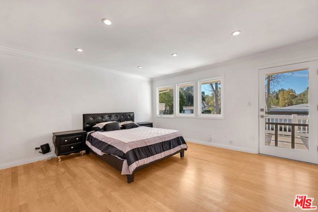 5890 Fairhaven Avenue, Woodland Hills (los Angeles), CA 91367