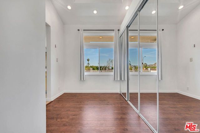 5890 Fairhaven Avenue, Woodland Hills (los Angeles), CA 91367