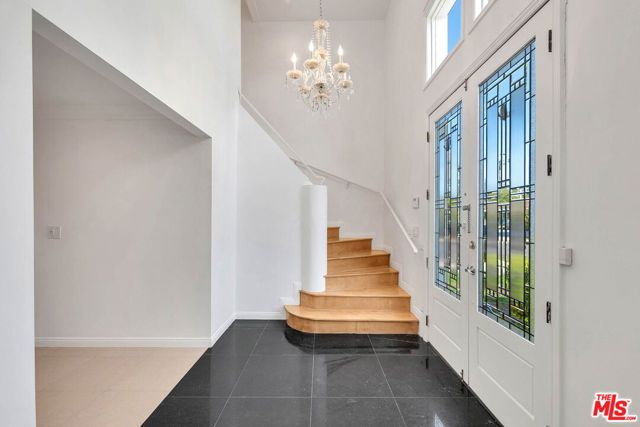 5890 Fairhaven Avenue, Woodland Hills (los Angeles), CA 91367
