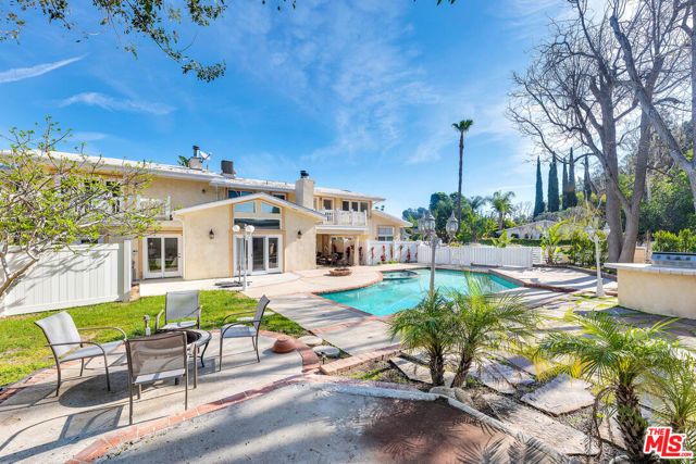 5890 Fairhaven Avenue, Woodland Hills (los Angeles), CA 91367
