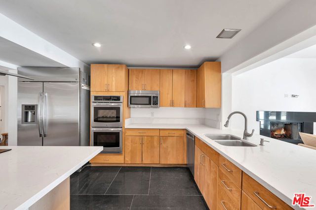 5890 Fairhaven Avenue, Woodland Hills (los Angeles), CA 91367