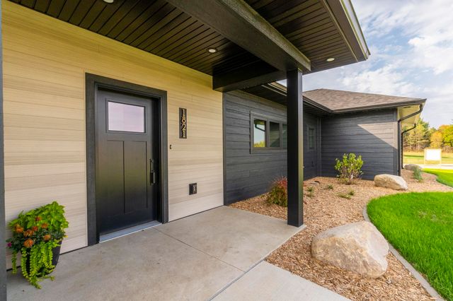 1821 Laramie Street, Cedar Falls, IA 50613