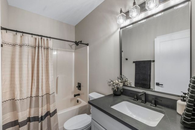 1821 Laramie Street, Cedar Falls, IA 50613