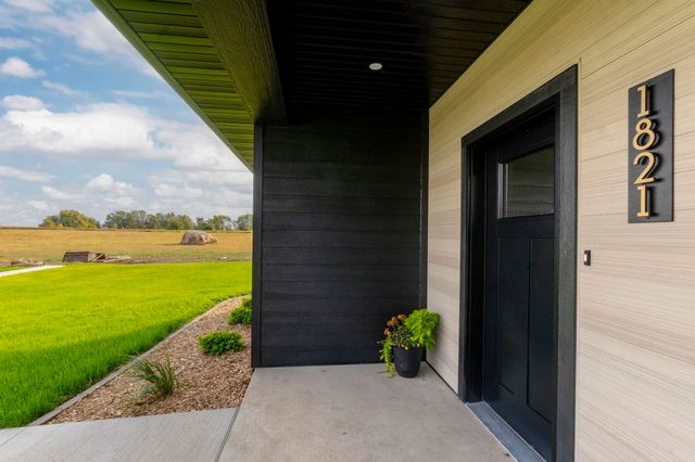 1821 Laramie Street, Cedar Falls, IA 50613