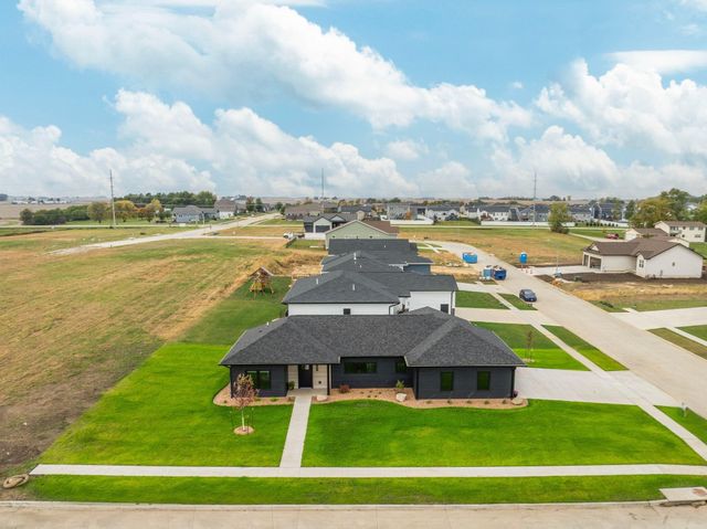 1821 Laramie Street, Cedar Falls, IA 50613