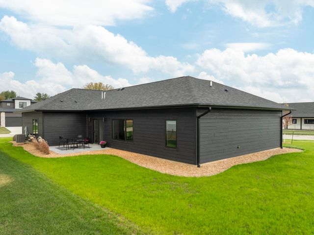 1821 Laramie Street, Cedar Falls, IA 50613