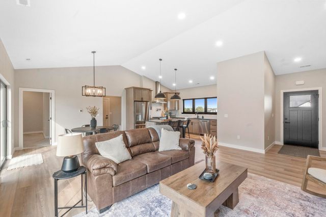 1821 Laramie Street, Cedar Falls, IA 50613