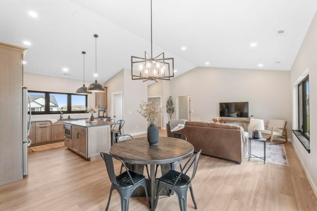 1821 Laramie Street, Cedar Falls, IA 50613