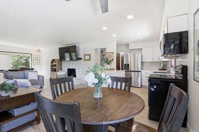 1422 S Liberty Dr, Liberty Lake, WA 99019