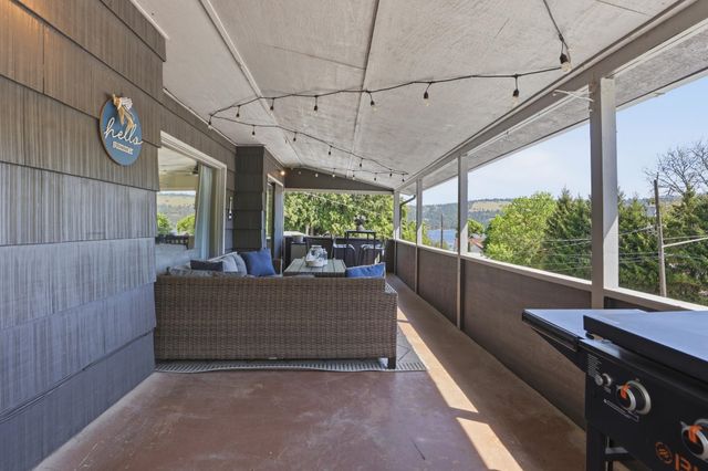 1422 S Liberty Dr, Liberty Lake, WA 99019