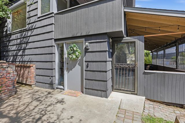 1422 S Liberty Dr, Liberty Lake, WA 99019