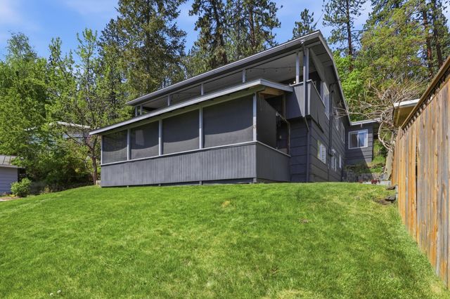 1422 S Liberty Dr, Liberty Lake, WA 99019