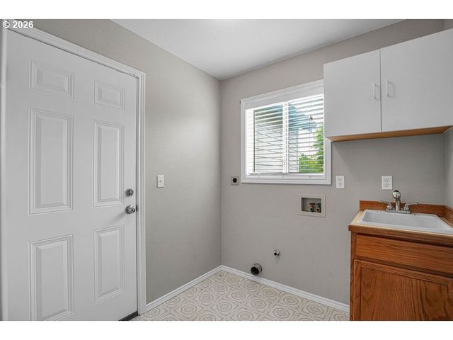 2356 Ne FRANCIS Pl, Gresham, OR 97030