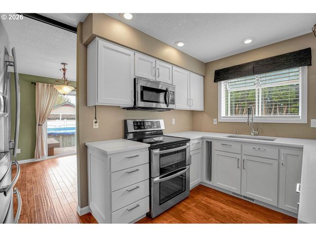 2356 Ne FRANCIS Pl, Gresham, OR 97030