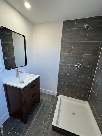 28435 Victor Street, Roseville, MI 48066