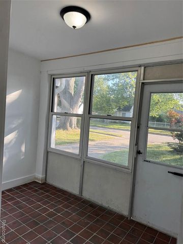 28435 Victor Street, Roseville, MI 48066