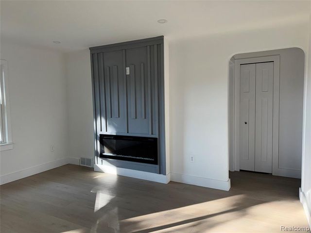 28435 Victor Street, Roseville, MI 48066