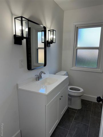 28435 Victor Street, Roseville, MI 48066