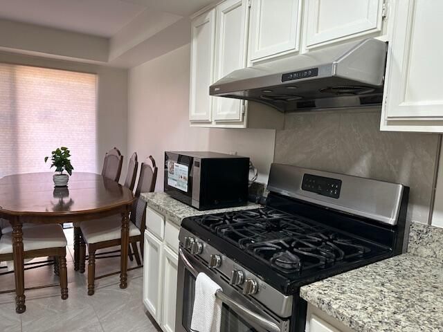 301 Meadow Bridge Drive, Rochester Hills, MI 48307