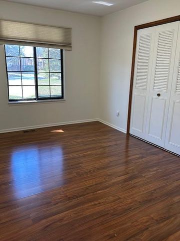 301 Meadow Bridge Drive, Rochester Hills, MI 48307