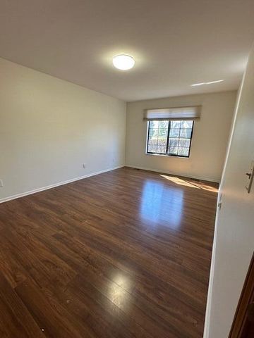 301 Meadow Bridge Drive, Rochester Hills, MI 48307