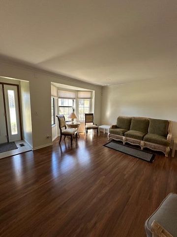 301 Meadow Bridge Drive, Rochester Hills, MI 48307