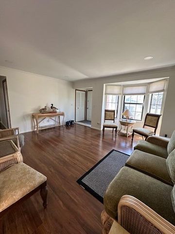 301 Meadow Bridge Drive, Rochester Hills, MI 48307