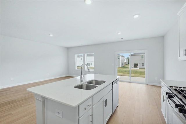 927 Rising Oak Court, Spartanburg, SC 29301