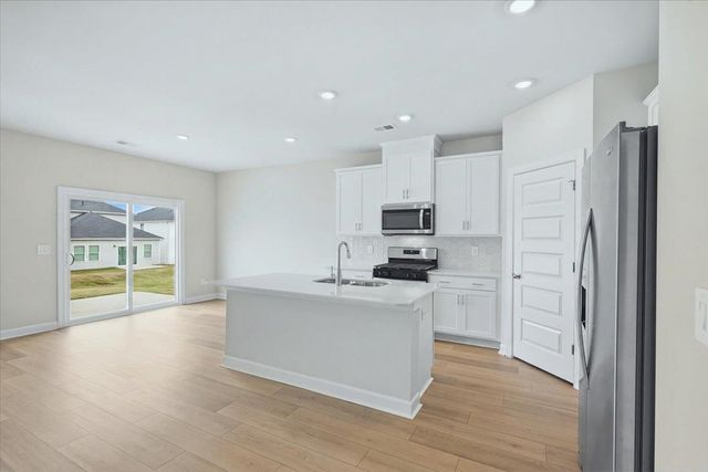 927 Rising Oak Court, Spartanburg, SC 29301