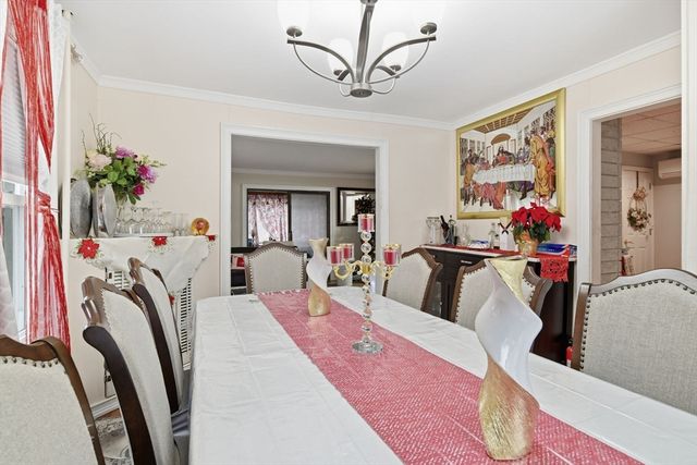 21 Francis Ave, Holyoke, MA 01040