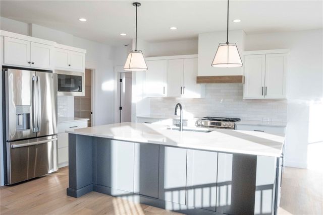 209 Fieldstone Circle, Marion, IA 52302