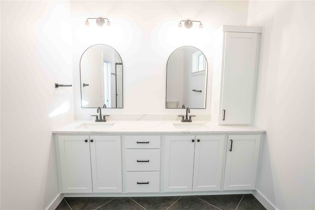 209 Fieldstone Circle, Marion, IA 52302