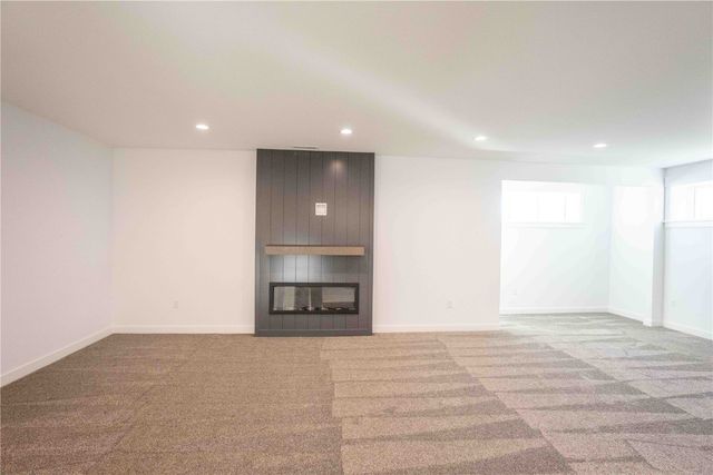 209 Fieldstone Circle, Marion, IA 52302