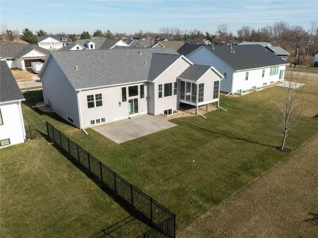 209 Fieldstone Circle, Marion, IA 52302