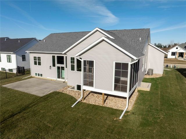 209 Fieldstone Circle, Marion, IA 52302