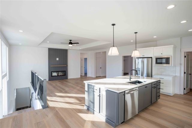 209 Fieldstone Circle, Marion, IA 52302