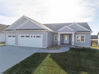 209 Fieldstone Circle, Marion, IA 52302