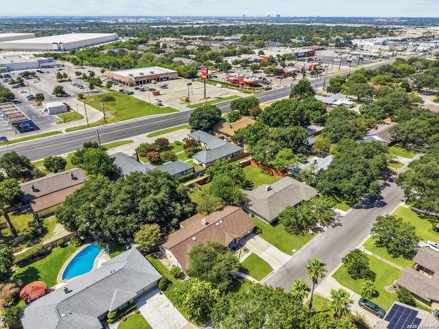 626 SUNHAVEN DR, Windcrest, TX 78239