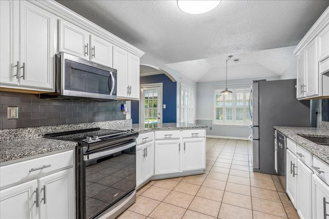 9333 BREAKSTONE CV, Collierville, TN 38017
