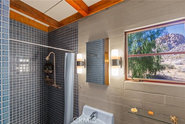 63773 Hollinger, Joshua Tree, CA 92252